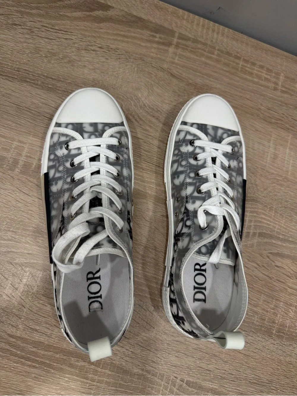 Dior Men’s White and Black Low-Top Oblique-Print Sneakers